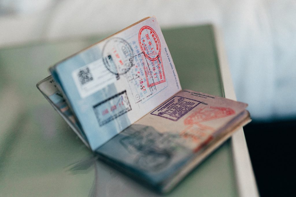 travel documents meaning in english