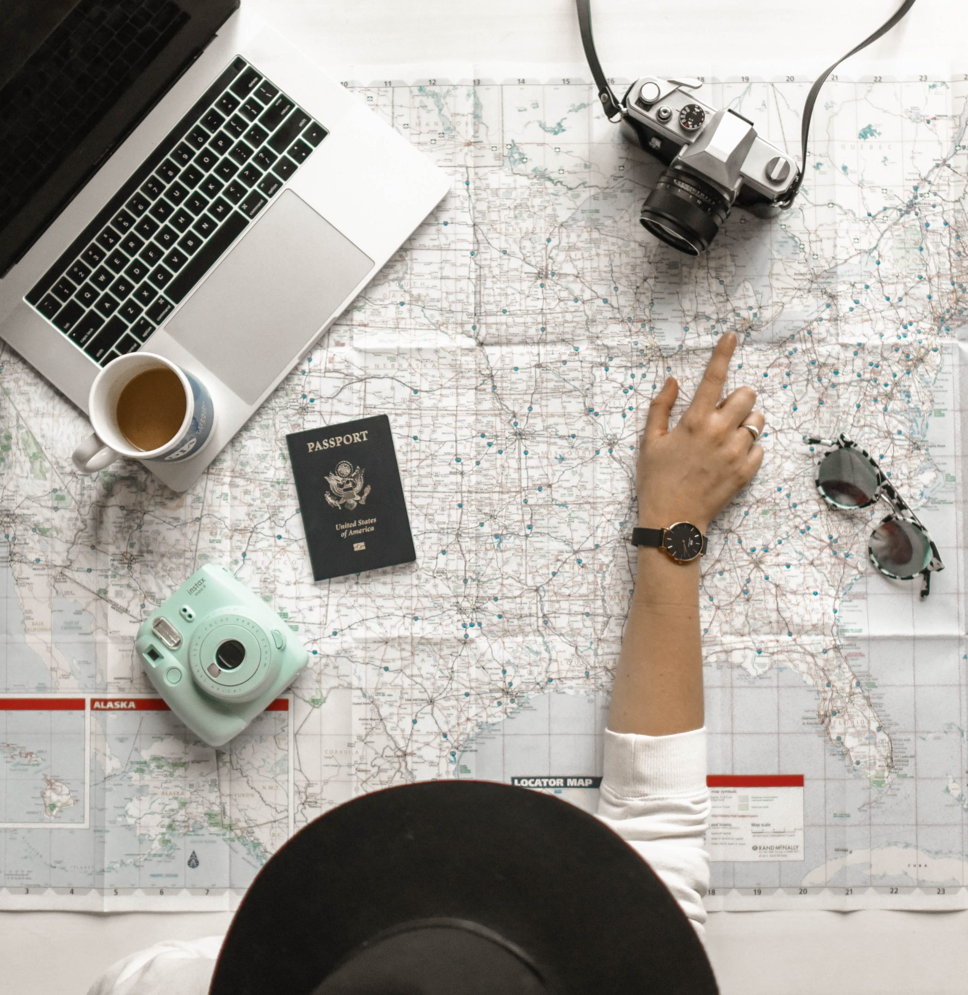 travel documents meaning in english